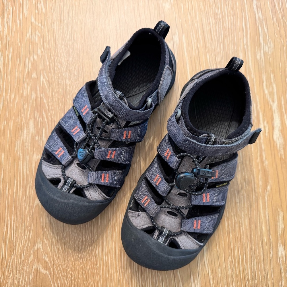 Keen Kids Black and Gray Sandals